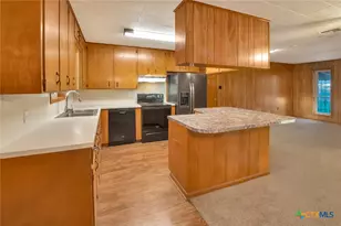 205 Lariat Ln, Victoria, TX 77901 - Photo 3