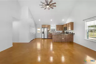 302 County Rd 422, Bartlett, TX 76511 - Photo 9