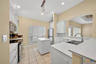 2606 Fairwood Dr, New Braunfels, TX 78132 - Photo 9