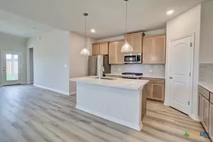 2114 Shepards St, Seguin, TX 78155 - Photo 5