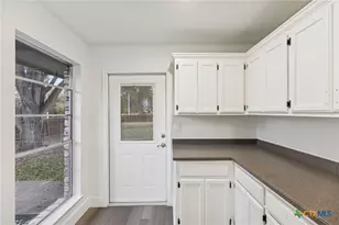 1939 Wayside Dr, Seguin, TX 78155 - Photo 29