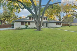 1939 Wayside Dr, Seguin, TX 78155 - Photo 5