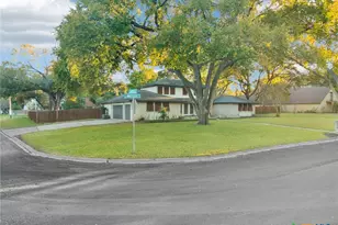 1939 Wayside Dr, Seguin, TX 78155 - Photo 1