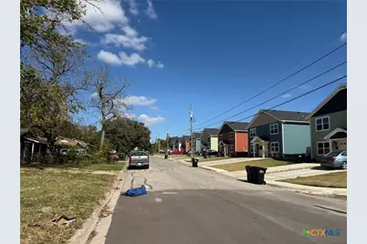 1123 S 26th Street, Temple, TX 76501 - Photo 5