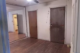 609 E Sarah St, Cuero, TX 77954 - Photo 15