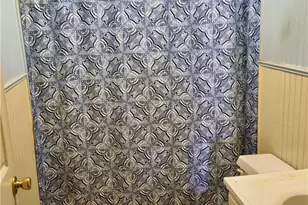 609 E Sarah St, Cuero, TX 77954 - Photo 13