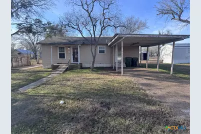 609 E Sarah Street, Cuero, TX 77954 - Photo 3