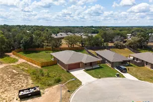 828 Elijah La, Lampasas, TX 76550 - Photo 3