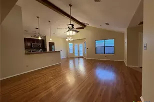 758 Briarbend Dr, New Braunfels, TX 78130 - Photo 5