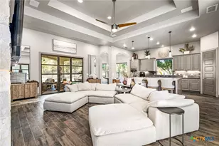 2447 Wallaby Cir, New Braunfels, TX 78132 - Photo 9