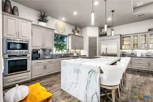 2447 Wallaby Cir, New Braunfels, TX 78132 - Photo 3