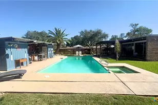 601 Lawrence St, Refugio, TX 78377 - Photo 33