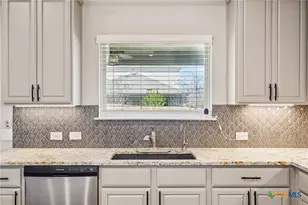 2034 Egret Ave, New Braunfels, TX 78132 - Photo 17