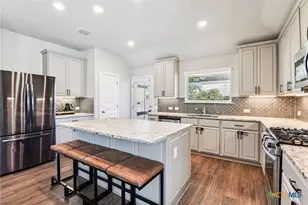 2034 Egret Ave, New Braunfels, TX 78132 - Photo 5