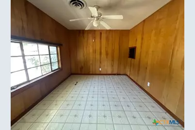 612 S East Street, Edna, TX 77957 - Photo 7