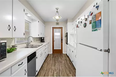 2052 Gruene Road, New Braunfels, TX 78130 - Photo 15