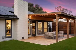 14 Country Club Cir, New Braunfels, TX 78130 - Photo 5