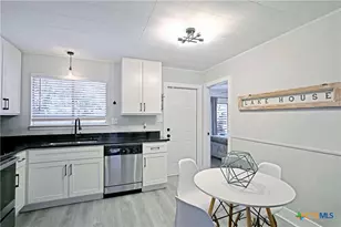 553 Scenic Dr, Canyon Lake, TX 78133 - Photo 13