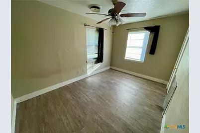 227 E Valley Road, Harker Heights, TX 76548 - Photo 5