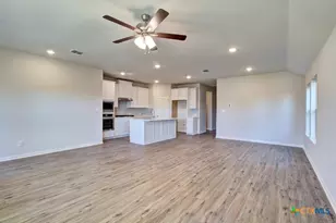 2133 Shepard St, Seguin, TX 78155 - Photo 15