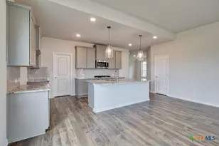 2129 Shepards St, Seguin, TX 78155 - Photo 7