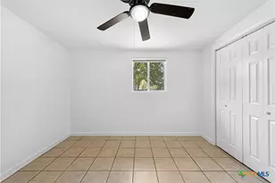 1011 Hackberry St, San Marcos, TX 78666 - Photo 11