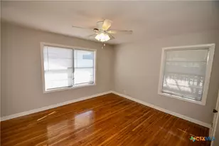 701 Gardenia Ln, Victoria, TX 77904 - Photo 15