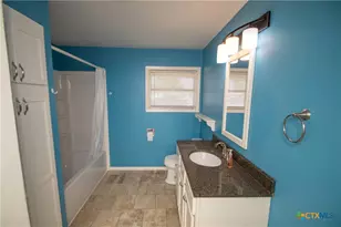 701 Gardenia Ln, Victoria, TX 77904 - Photo 9