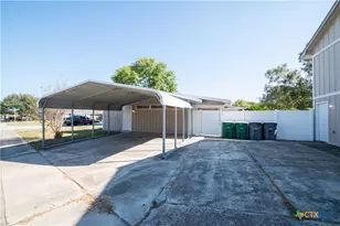 701 Gardenia Ln, Victoria, TX 77904 - Photo 19