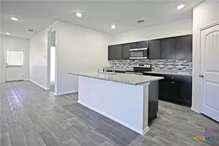 884 Armadillo Dr, Seguin, TX 78155 - Photo 5