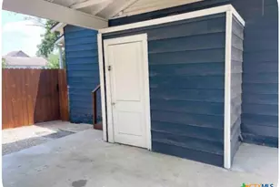 284 Perryman St, New Braunfels, TX 78130 - Photo 39