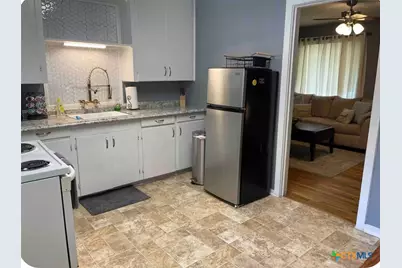 284 Perryman Street, New Braunfels, TX 78130 - Photo 7