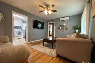 284 Perryman St, New Braunfels, TX 78130 - Photo 5