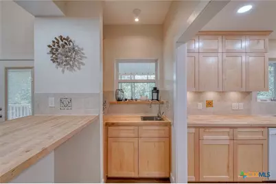 123 Bowie Trail, Luling, TX 78648 - Photo 13