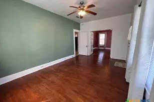 163 N Sycamore Ave, New Braunfels, TX 78130 - Photo 3