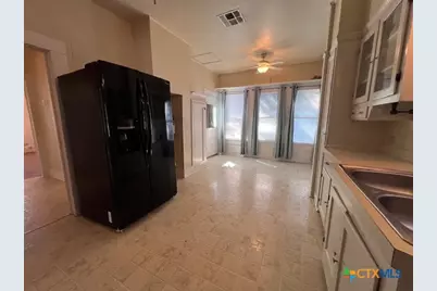 163 N Sycamore Avenue, New Braunfels, TX 78130 - Photo 9