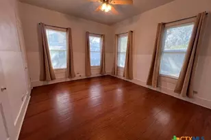 163 N Sycamore Ave, New Braunfels, TX 78130 - Photo 11