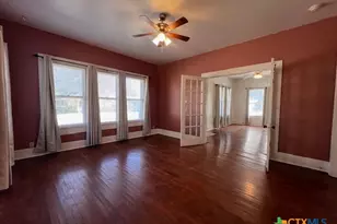 163 N Sycamore Ave, New Braunfels, TX 78130 - Photo 7