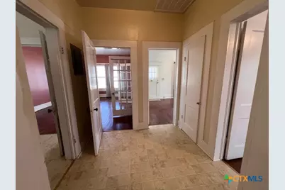 163 N Sycamore Avenue, New Braunfels, TX 78130 - Photo 13