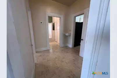 163 N Sycamore Avenue, New Braunfels, TX 78130 - Photo 5