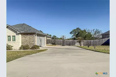 1066 Vista Drive, Salado, TX 76571 - Photo 35