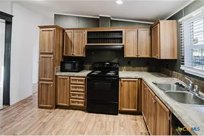 204 W Texas Street, Cuero, TX 77954 - Photo 7