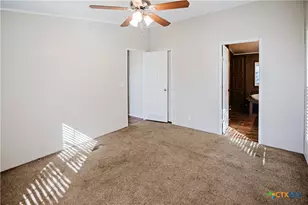 204 W Texas St, Cuero, TX 77954 - Photo 11