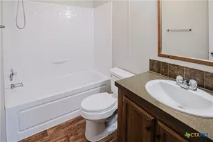 204 W Texas St, Cuero, TX 77954 - Photo 19