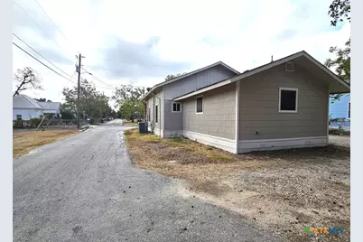 105 Santa Clara Street, Cibolo, TX 78108 - Photo 27