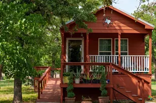 190 Turnaround Rd, Seguin, TX 78155 - Photo 7