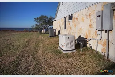 15 Alley Way, Port Lavaca, TX 77979 - Photo 3