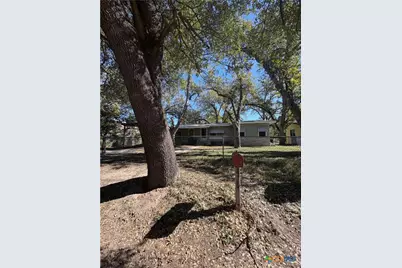 878 E Torrey Street, New Braunfels, TX 78130 - Photo 1