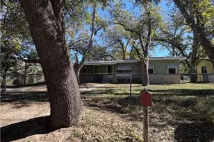 878 E Torrey St, New Braunfels, TX 78130 - Photo 1