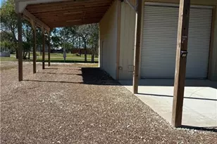 407 Oakland Ave, Seadrift, TX 77983 - Photo 7